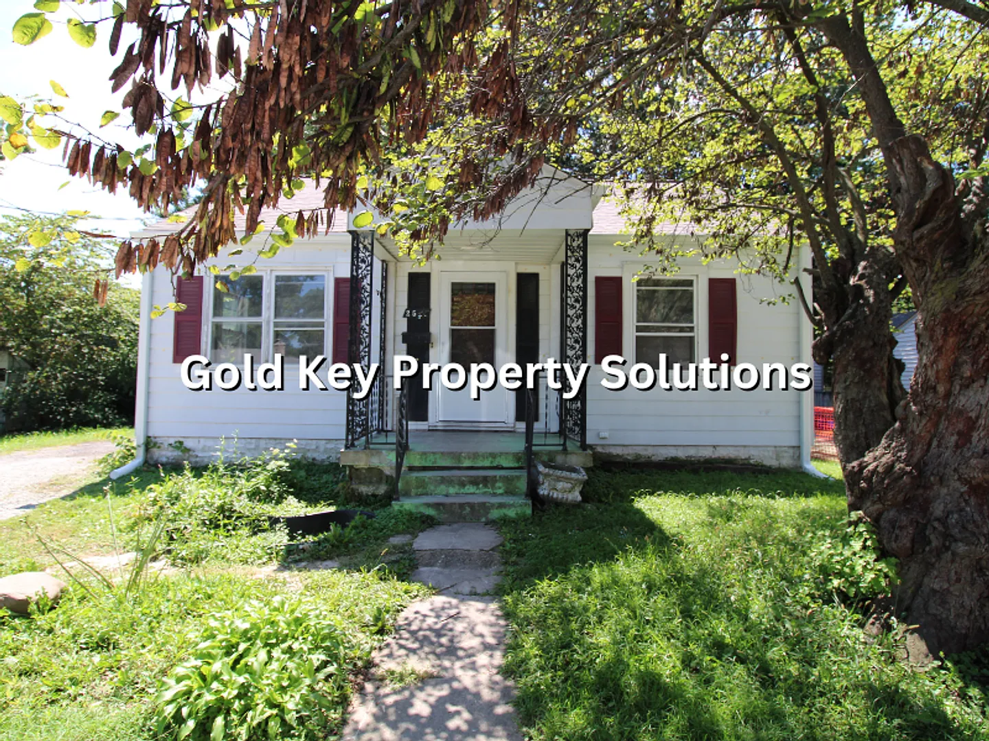 Large 4 Br 1.5 Ba House With Fenced Backyard. Section 8 Approved — Photo 3