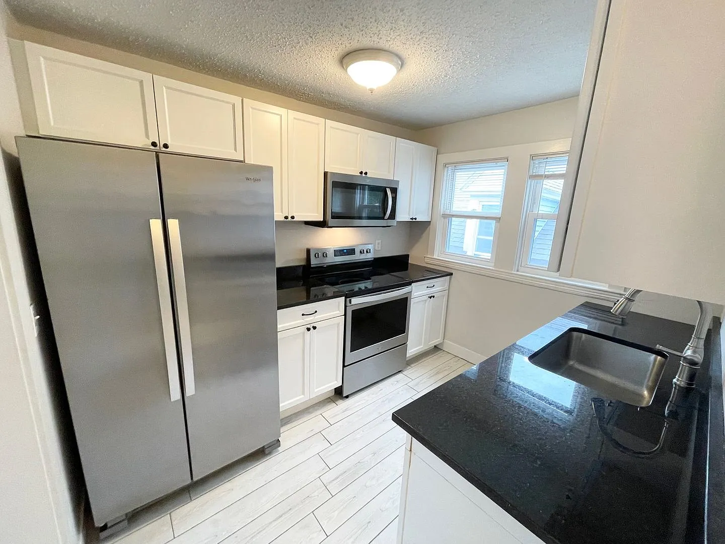 180 Grant Street — Photo 3