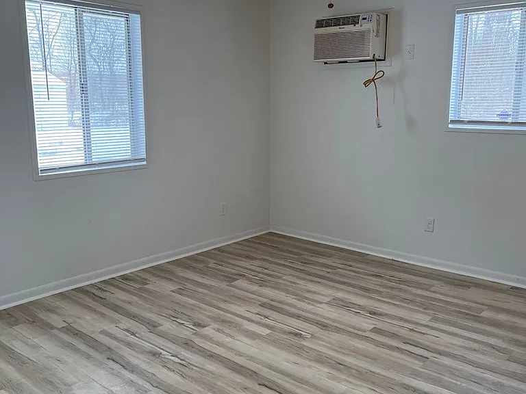 1 bedroom apartment — Photo 11