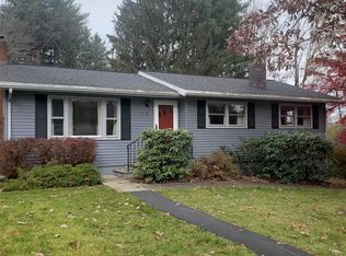6 Lennox Dr, Binghamton, NY 13903