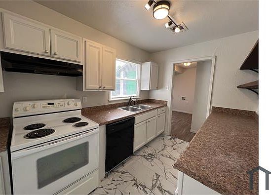1st image of 3900 SE 24th St