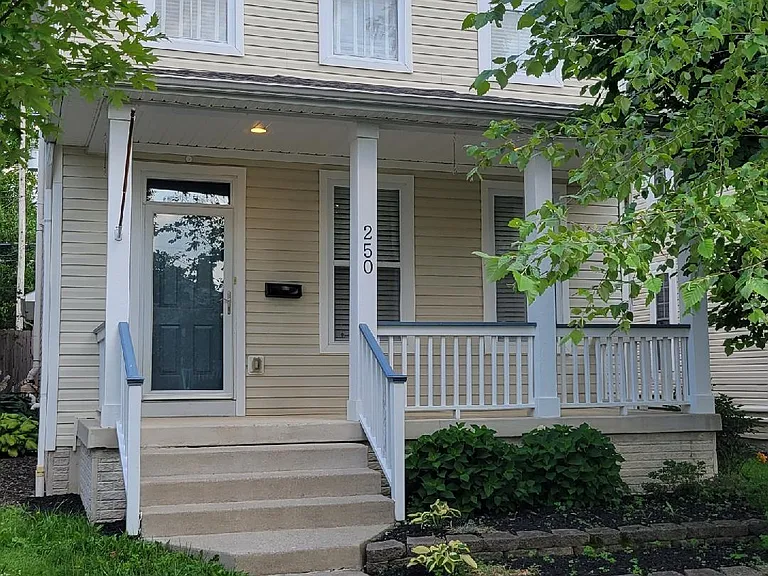 250 N 21st St — Photo 1