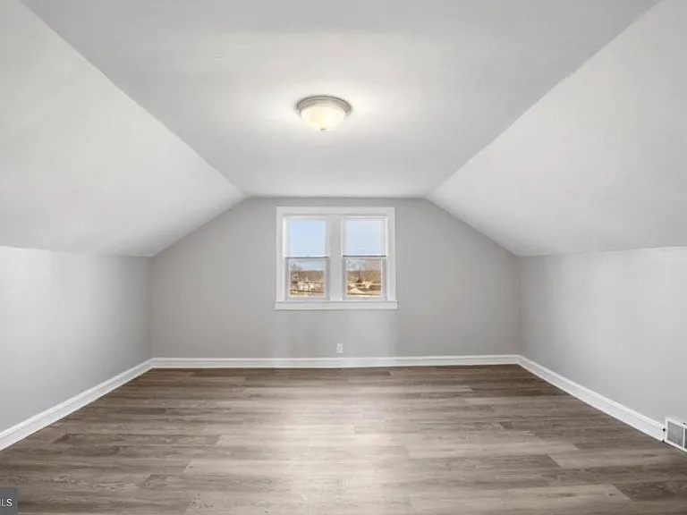124 Stiles Ave — Photo 6