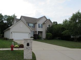 3825 Deville Ln, St Charles, IL 60175