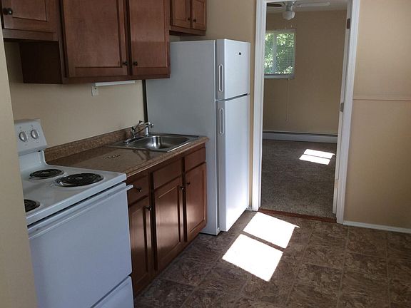 3rd image of 3339 Epworth Ave APT 19