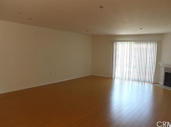 5th image of 530 W Stocker St Unit 204