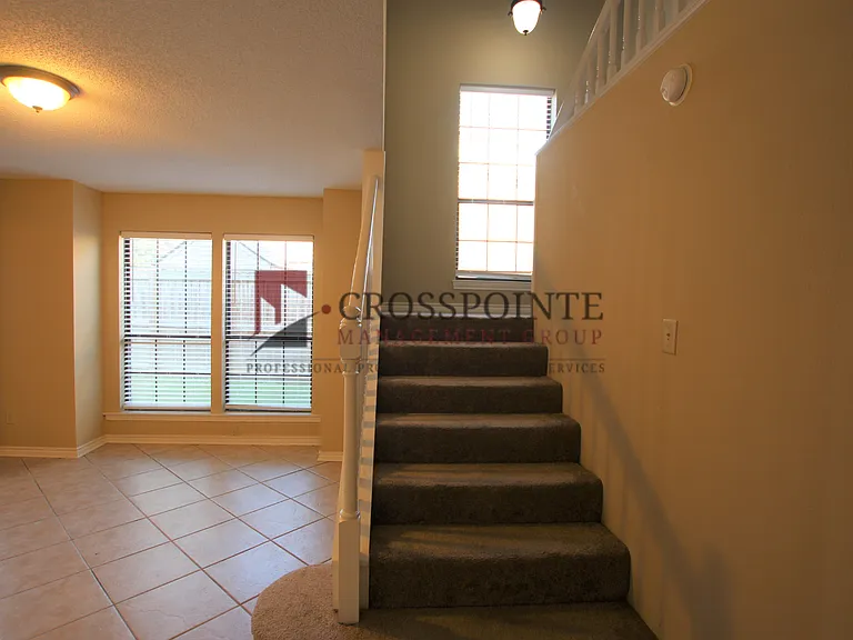 5875 Creekside Cir — Photo 6
