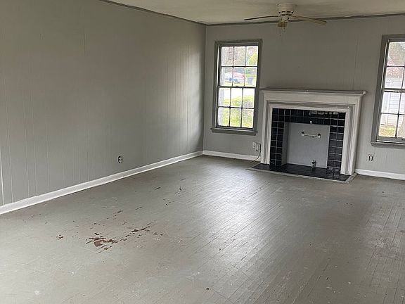 2nd image of 3556 Judson St