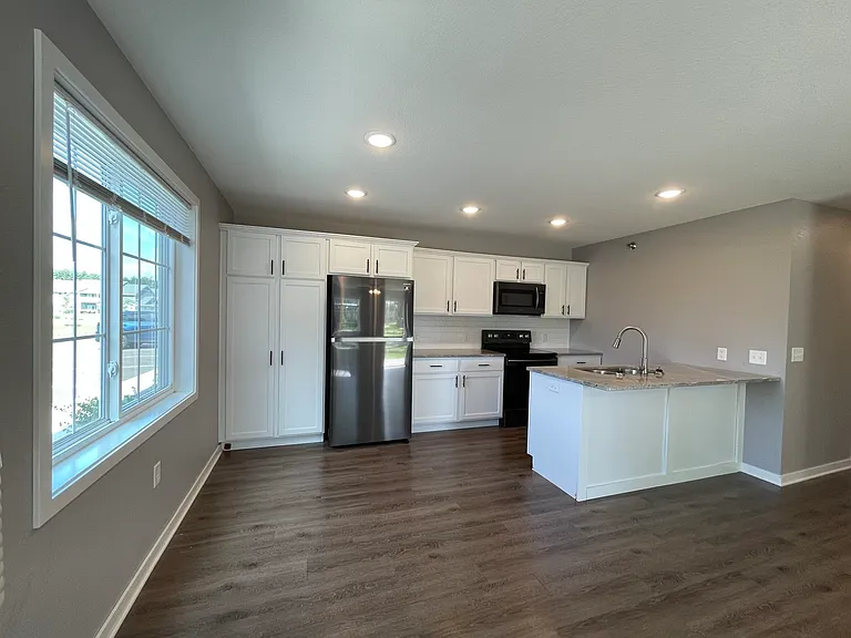 Gateway Place Apartments — Photo 37