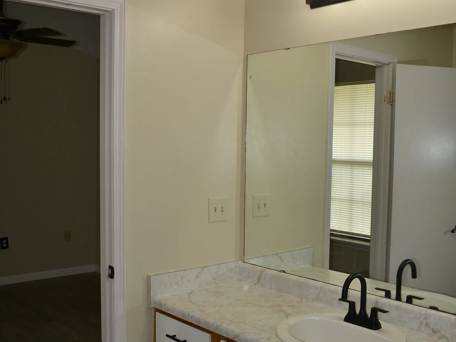 324 Ray Ave — Photo 2