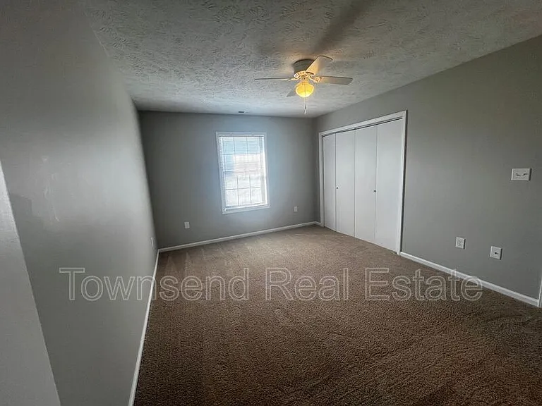 1409D Ireland Dr — Photo 7