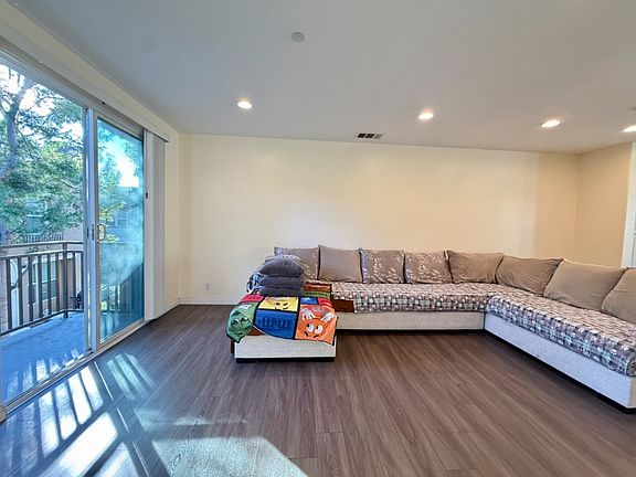 3rd image of 12505 Palmeria Ln