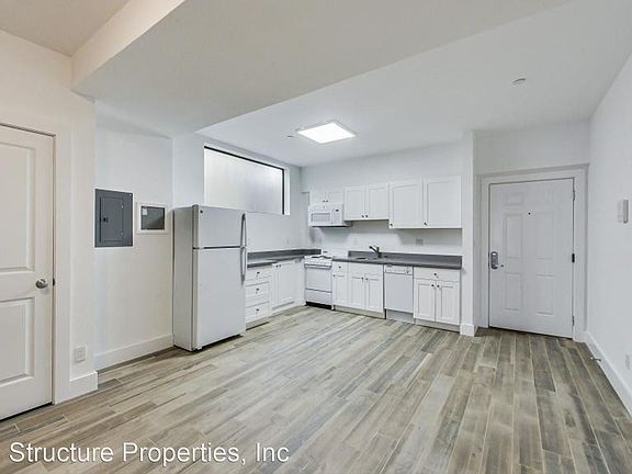 2nd image of 2881 Mission St #8603780