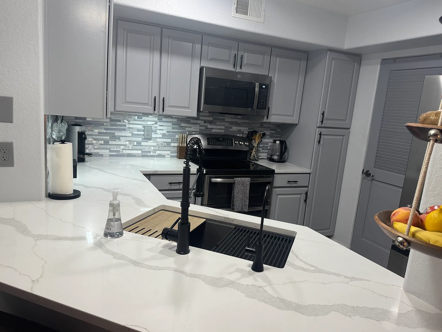 3 bed, 1252 sqft, $5,000 — Photo 3