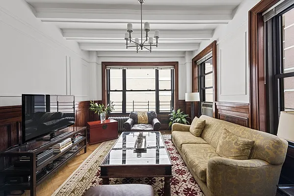 Sold by Nest Seekers International | media 11