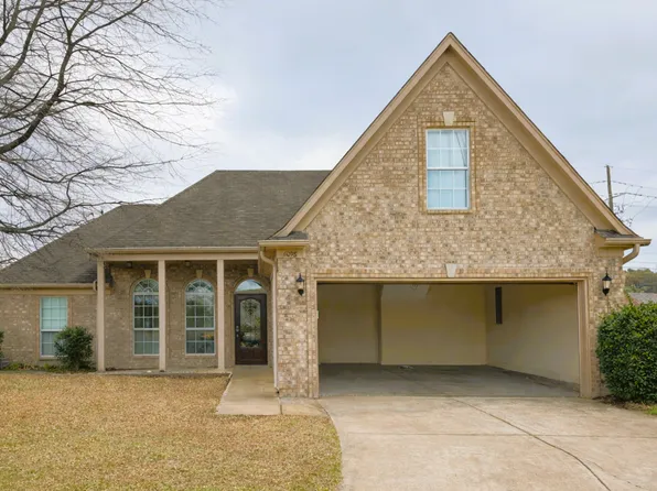 6098 Ravenwood Lake Dr E, Horn Lake, MS 38637