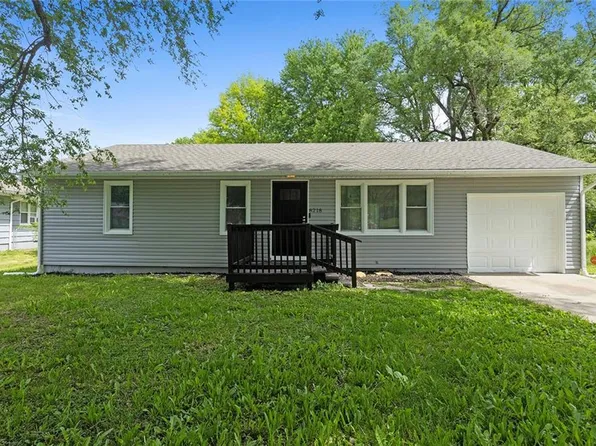 8218 Ruskin Way, Kansas City, MO 64134