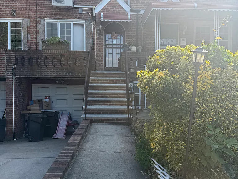 1900 Gerritsen Ave — Photo 14