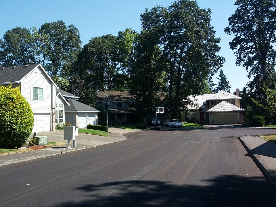 2nd image of 15232 SW Kenton Dr