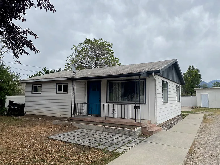6825 S Jefferson St — Photo 2