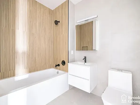 3308 Glenwood Road image 8 of 27