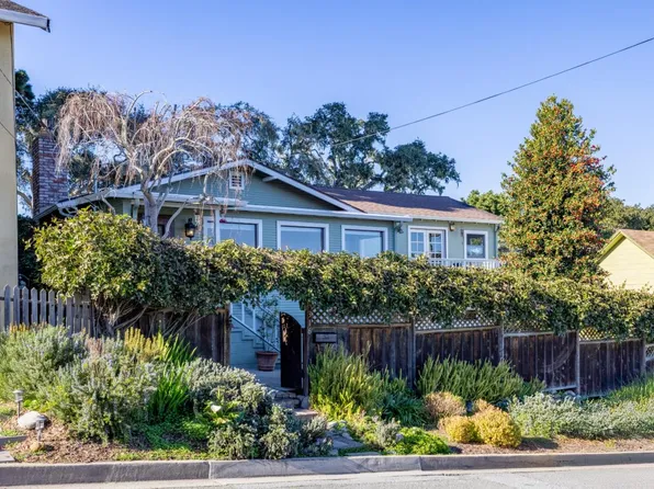 316 1st St, Pacific Grove, CA 93950