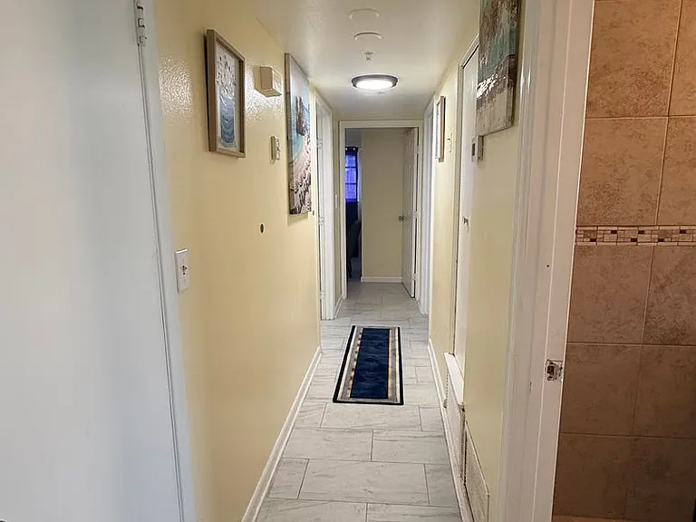385 E Wildmere Ave — Photo 12