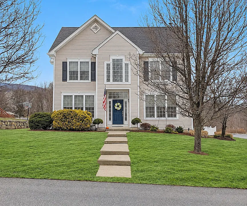 2 Ainsley Ct