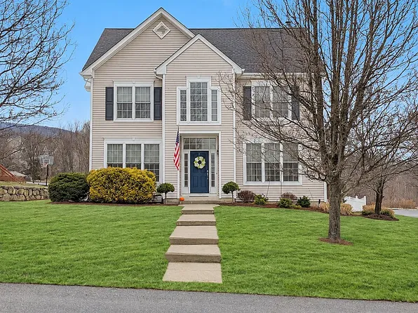 2 Ainsley Ct, Highland Mills, NY 10930