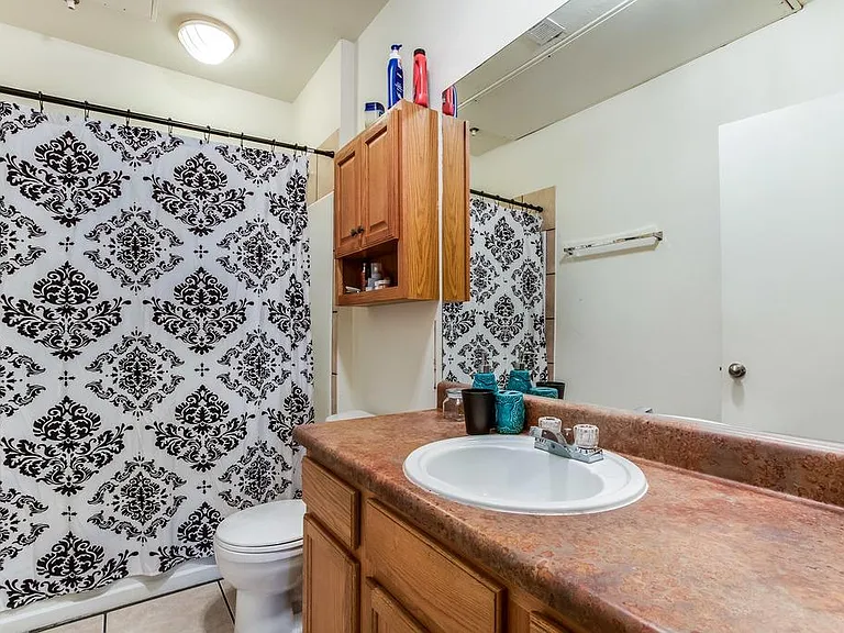 1023 W 24th St #902 — Photo 9
