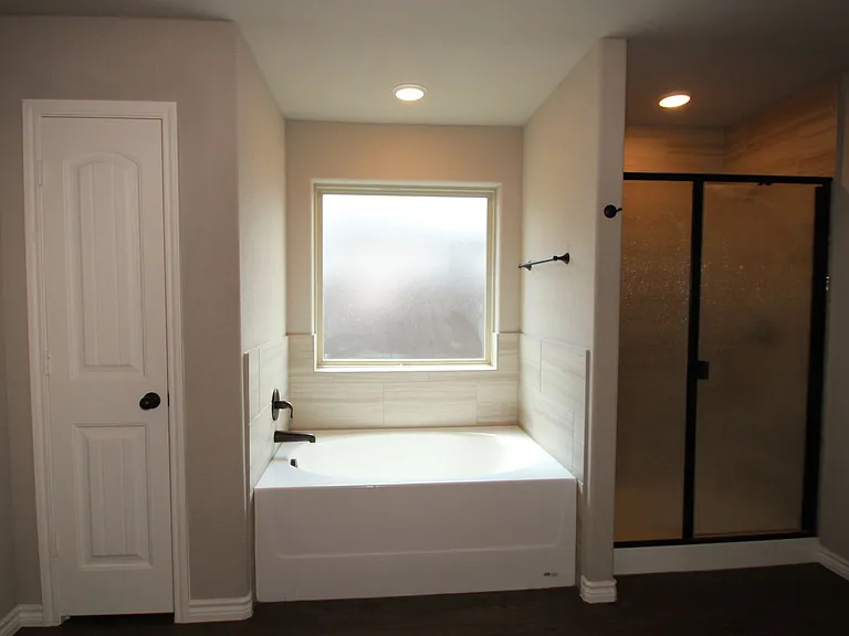 902 Clanton Cv — Photo 19