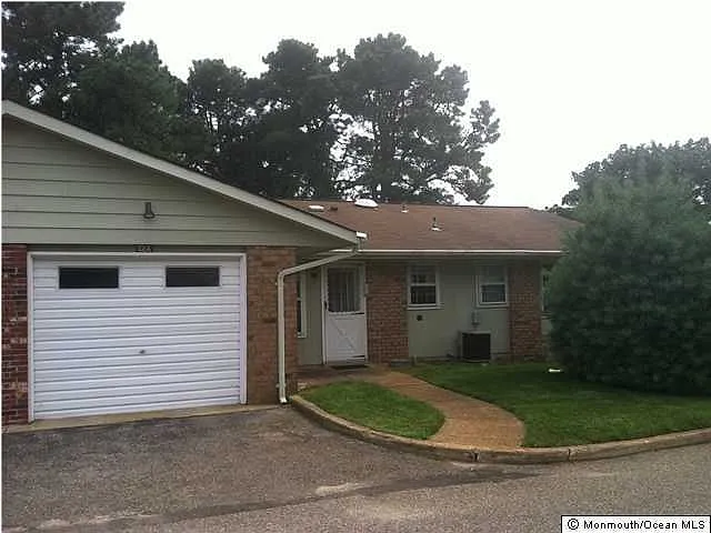 12 Cambridge Circle #A photo 1