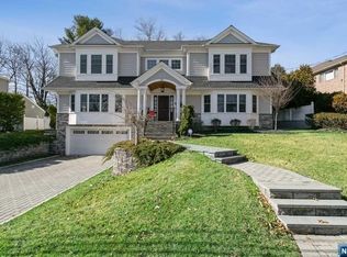 26 Heather Hill Rd, Cresskill, NJ 07626