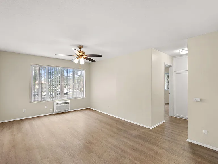 Applewood Apartments — Photo 97