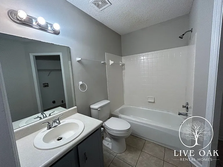 904 Willowbrook Dr — Photo 13