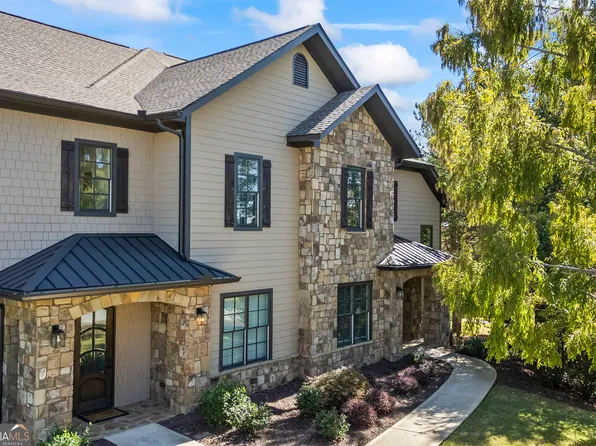 15 Cottage Ln, Toccoa, GA 30577