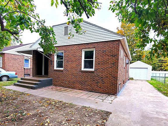 2nd image of 2634 Benton St