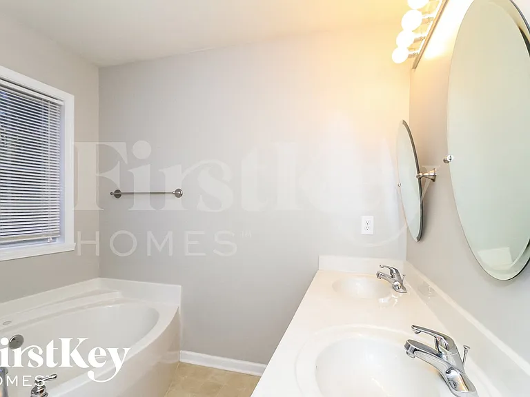 4040 Creekside Ct — Photo 10