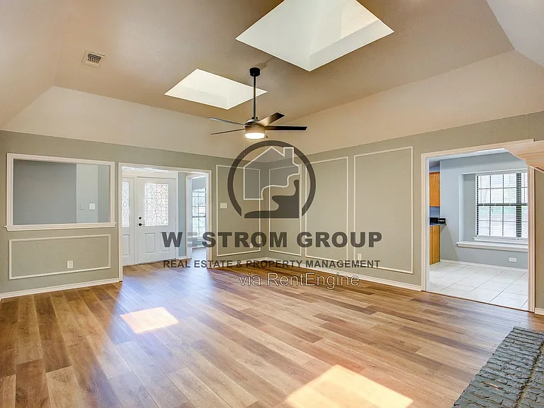 3914 Meadow Dr — Photo 8