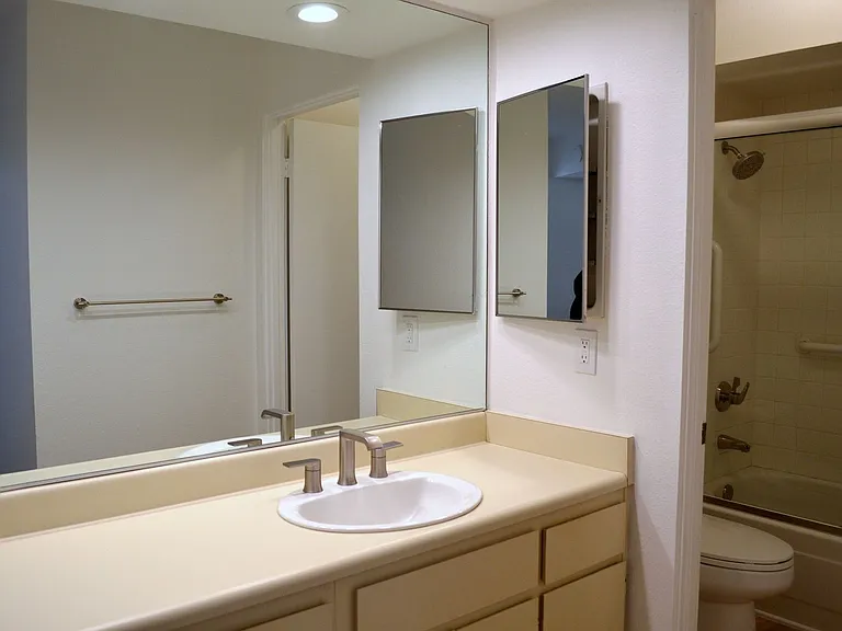 255 E Avenida Granada #525 — Photo 18