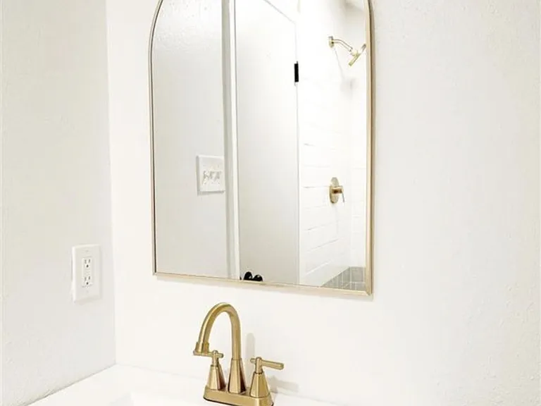 218 SE Surrey Pl — Photo 11