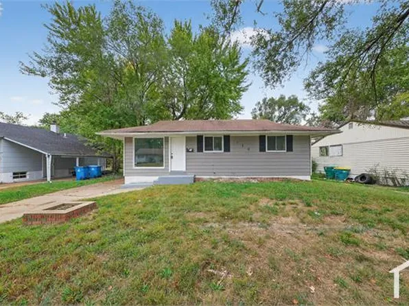 120 McAlpine Dr, Saint Louis, MO 63137