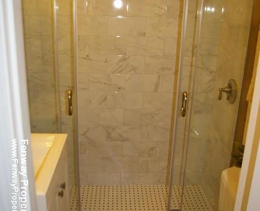 CLEARWAY ST. (MODEL UNIT) e