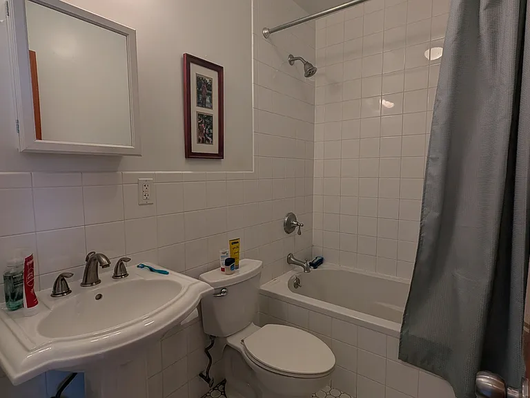 453 Macon St #4 — Photo 10