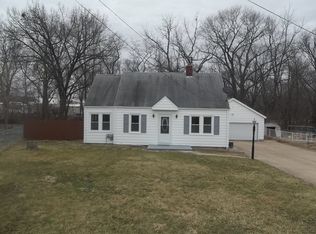 149 Hollywood Cir, Creve Coeur, IL