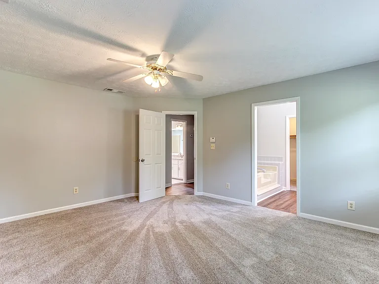 180 Fairfield Cir — Photo 32