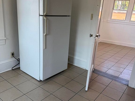 4th image of 3412 Williamson Rd NW