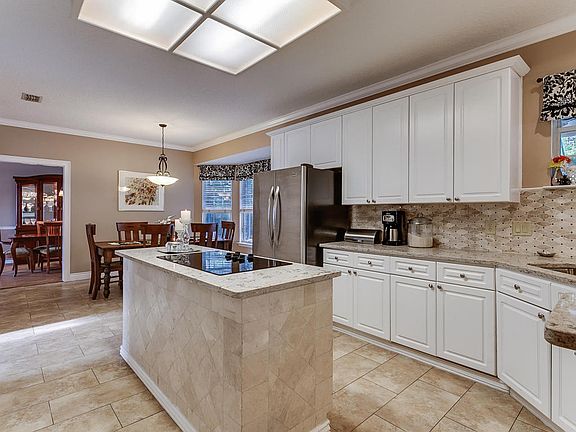 3rd image of 9226 Jaybird Cir W