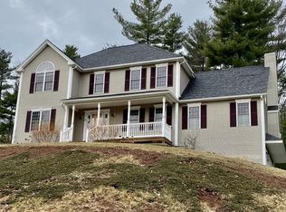 6 Tannery Rd, Sturbridge, MA 01518