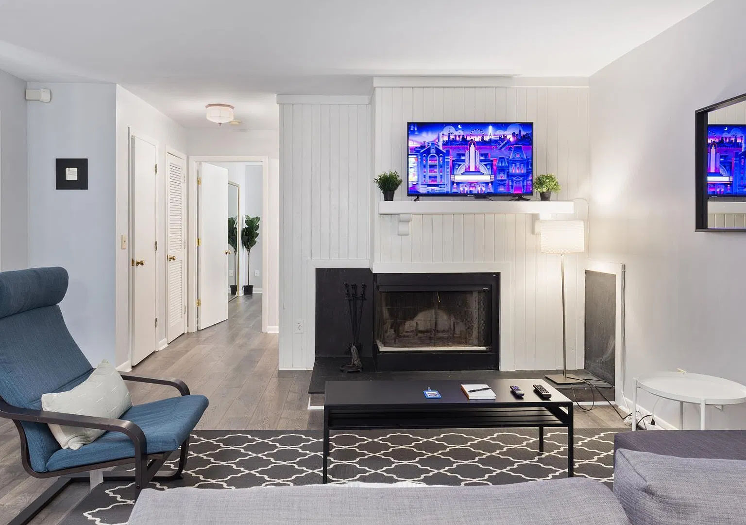 2 bed, 2.0 bath, 1000 sqft, $2,000 — Photo 1